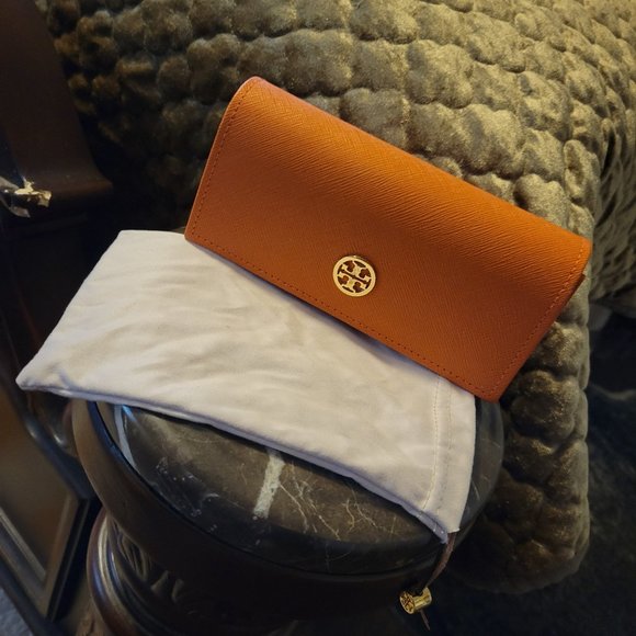 Tory Burch Accessories - Tory Burch Saffiano Orange Sunglass Case 🍊